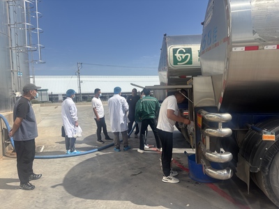 阿拉善盟顺利完成生鲜乳质量安全风险监测抽样 筑牢乳品安全防线